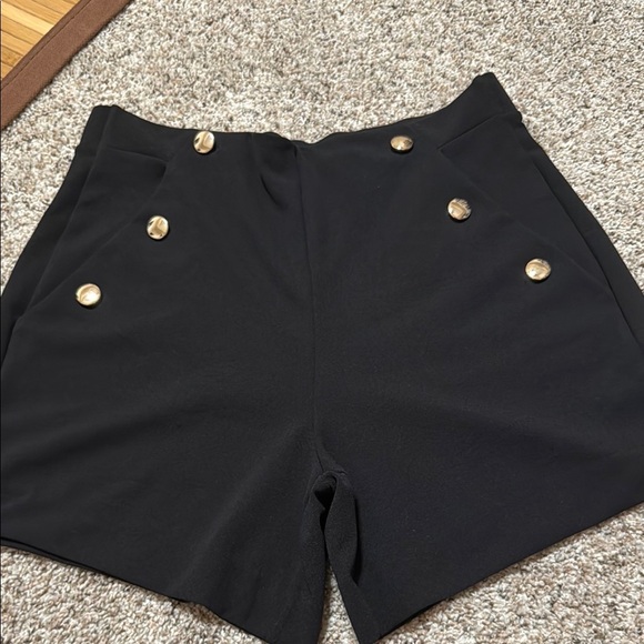 NWOT One 5 One Elegant Black Women's Shorts with Gold Buttons - Picture 1 of 6